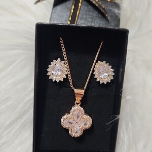 Elegant Gold Clover Necklace and Earring Set